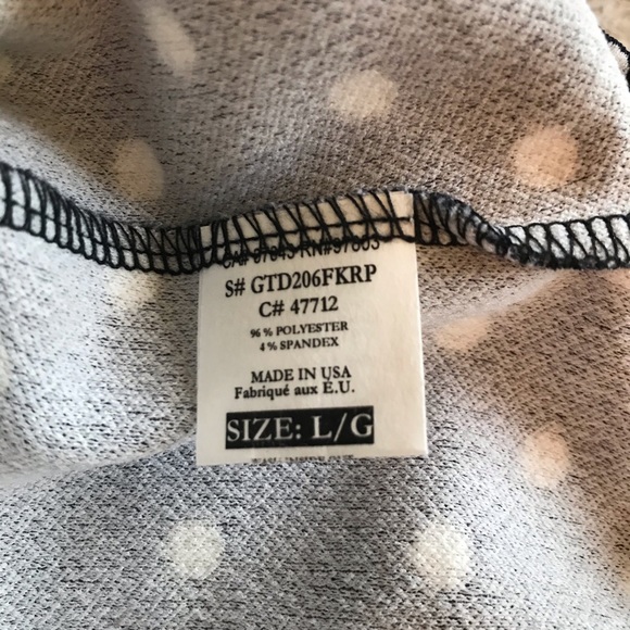 GREEN ENVELOPE polka dot top 3/4 sleeve with tie - Picture 5 of 7